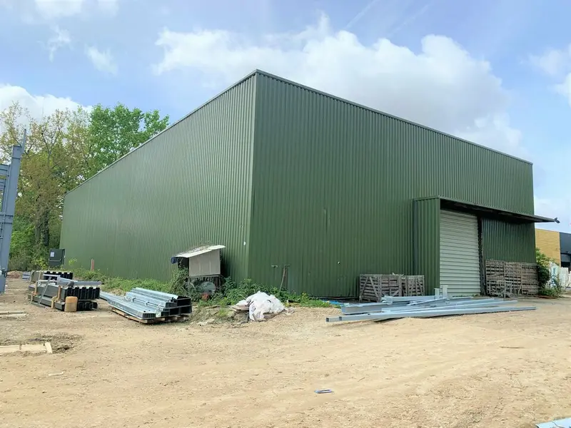 PROCHE ROCADE - ENTREPÔT A LOUER  PROCHE ROCADE - ENTREPÔT A LOUER