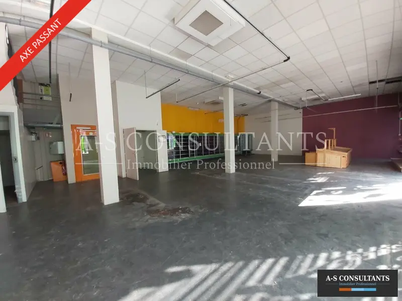 A louer Local commercial  400m² Annonay A louer Local commercial  400m² Annonay