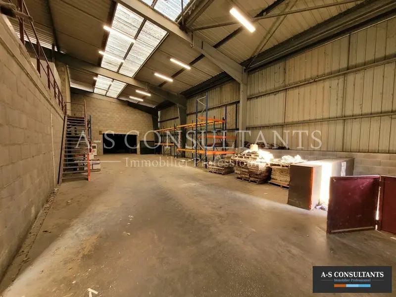 entrepôt / activité à louer - Bessey (42520) - 480 m2 - 3 200 €/mois