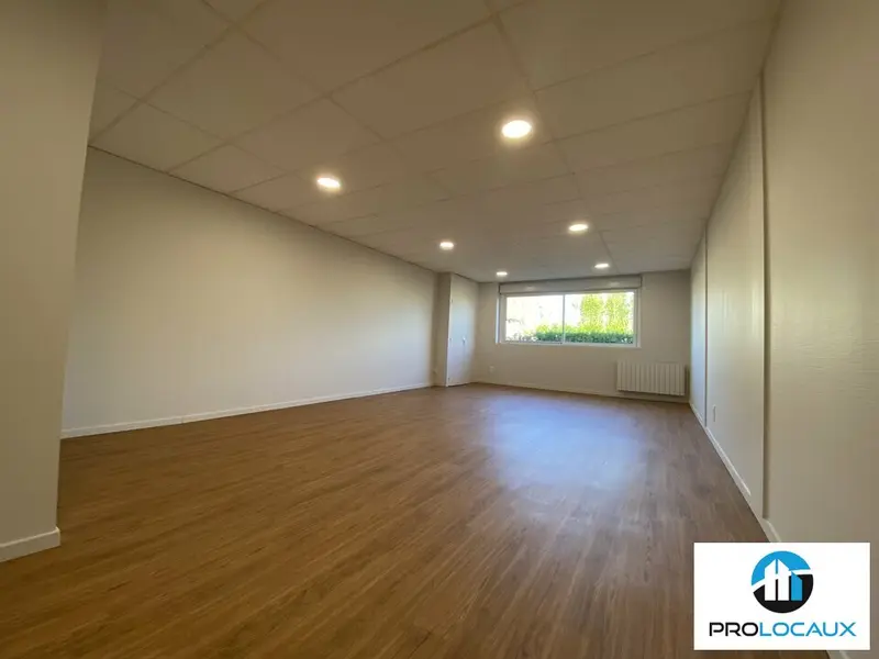 A louer Locaux d'activité 150m² Boos