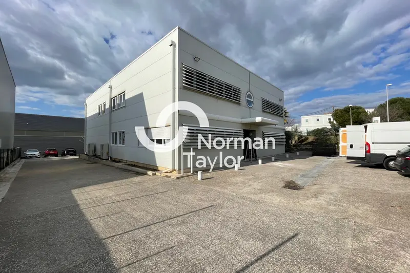 A louer Bureaux 560m² Saint-Jean-de-Védas A louer Bureaux 560m² Saint-Jean-de-Védas