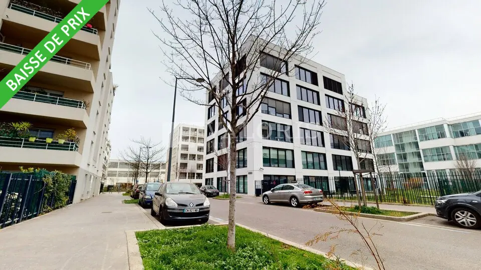 Bureau à louer - Vaulx-En-Velin (69120) - 3675 m² - 58 800 €/mois