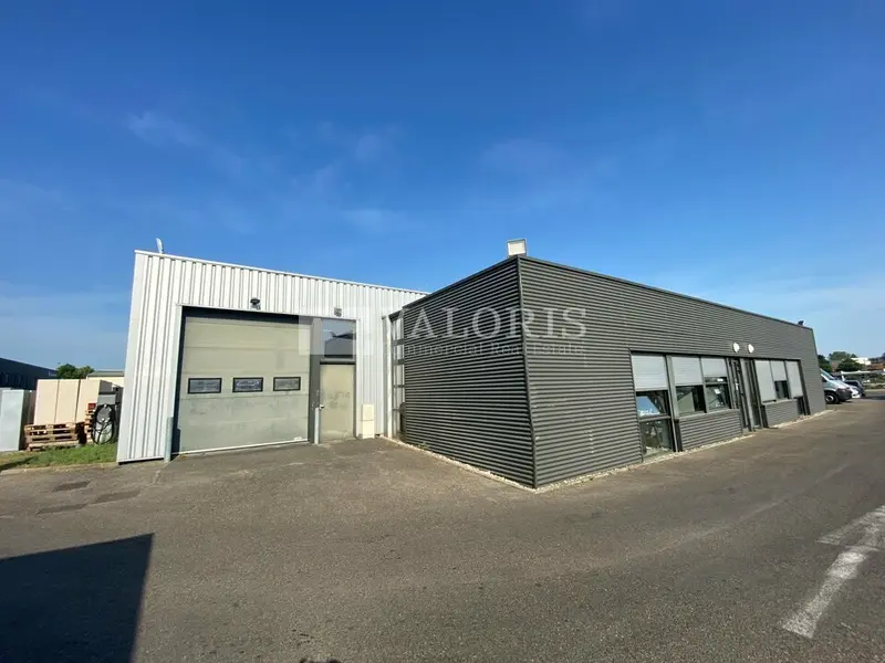 A louer Locaux d'activité 366m² Rillieux-la-Pape