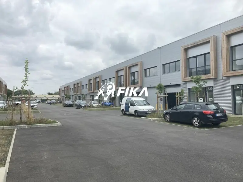 A LOUER LOCAL D'ACTIVITÉ 296 m² (31100) TOULOUSE
