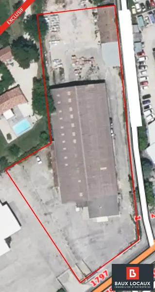 A vendre Local commercial  1653m² Monteux A vendre Local commercial  1653m² Monteux