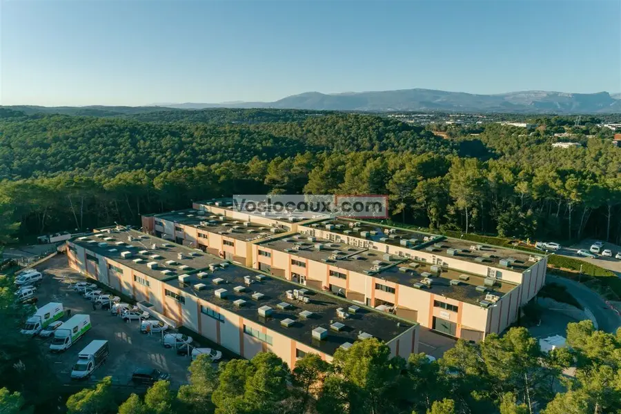 À louer à Antibes : Local d'activité de 345 m²