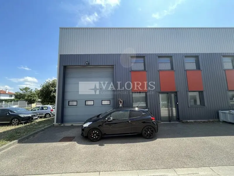A louer Locaux d'activité 256m² Rillieux-la-Pape