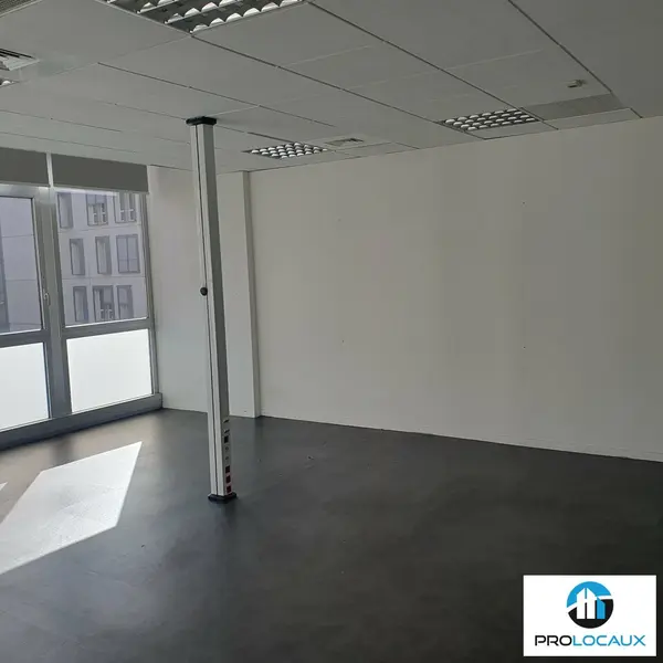 A louer Bureaux 89.8m² Grenoble
