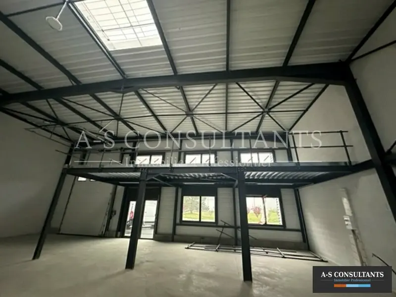 A louer Locaux d'activité 206m² Saint-Michel-de-Maurienne