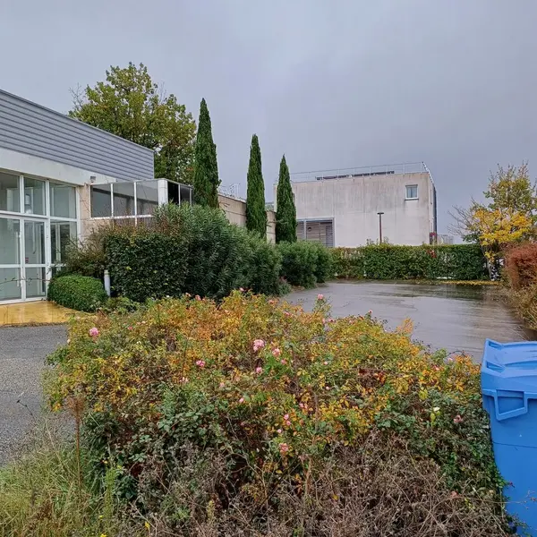 A louer Locaux d'activité 824m² Balma