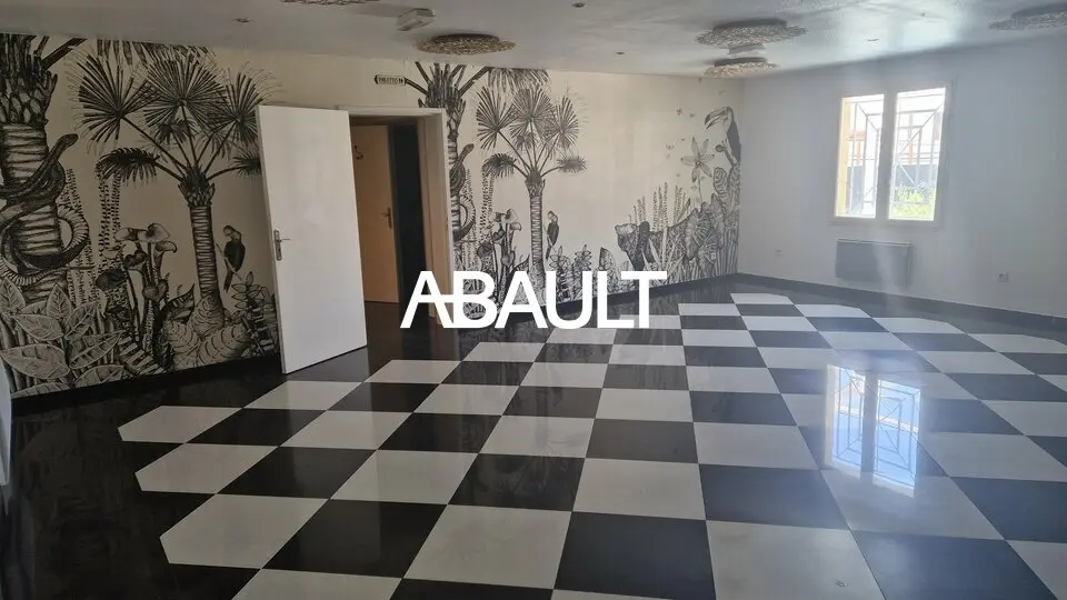 A louer Local commercial  170m² Portet-sur-Garonne A louer Local commercial  170m² Portet-sur-Garonne