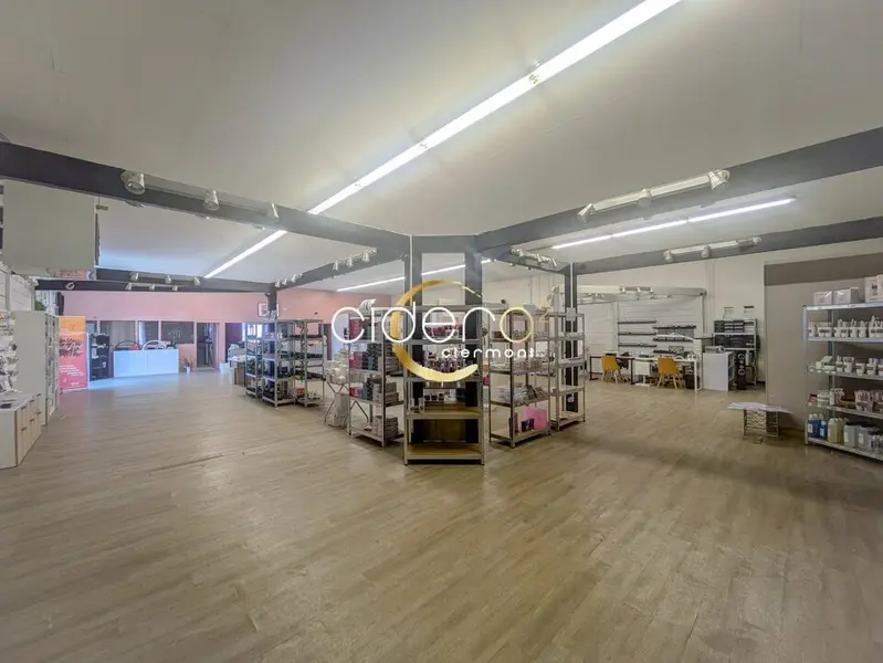 A louer local commercial 335m² sur Cournon d'Auvergne (63800)