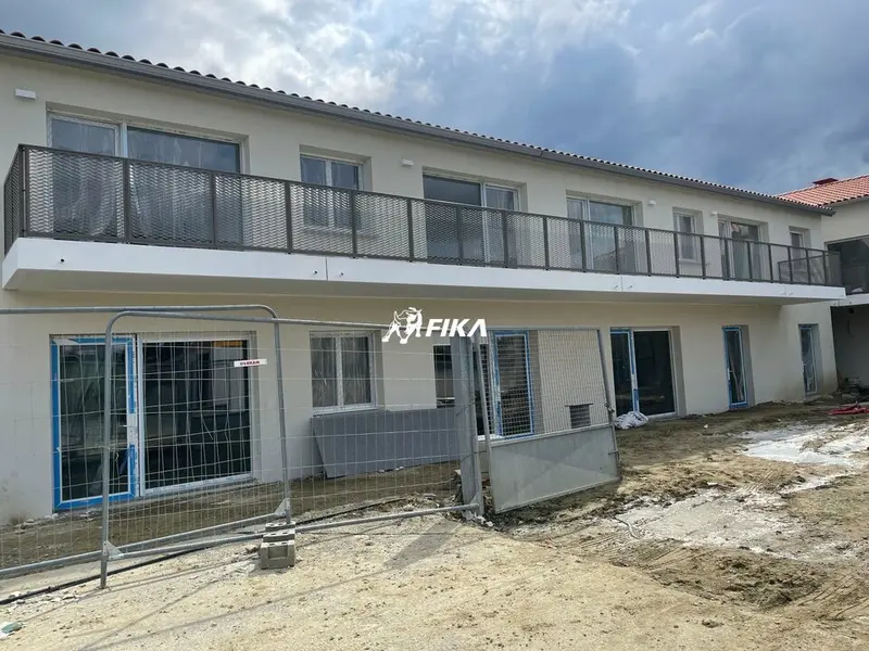 A VENDRE LOCAL COMMERCIAL 60 m² - (31450) BELBERAUD
