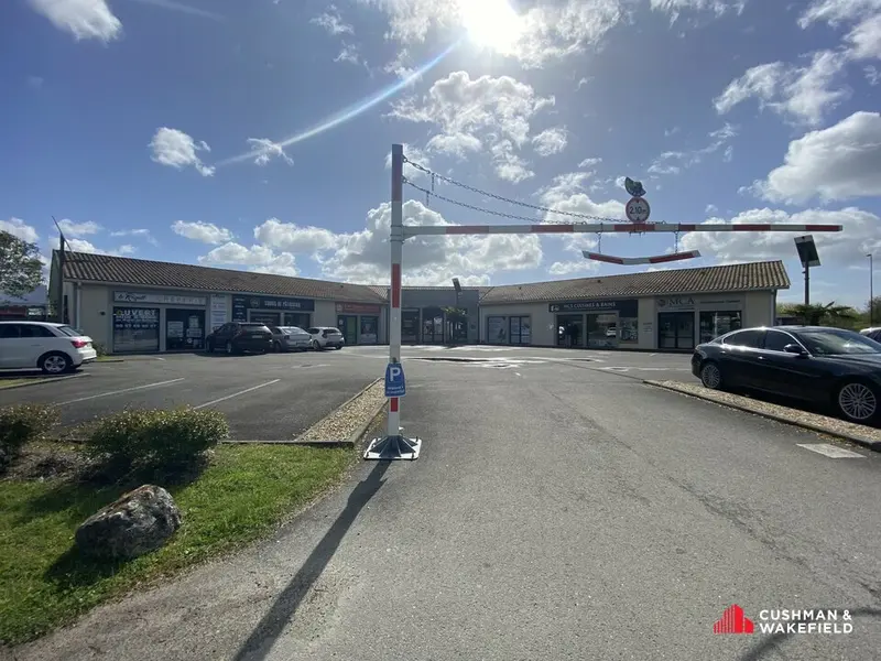 CAVIGNAC MURS LOCAL COMMERCIAL A VENDRE 