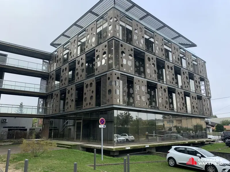 A louer Bureaux 1288m² Mérignac
