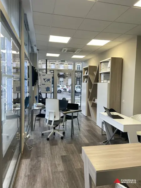 A louer Local commercial  43m² Bordeaux