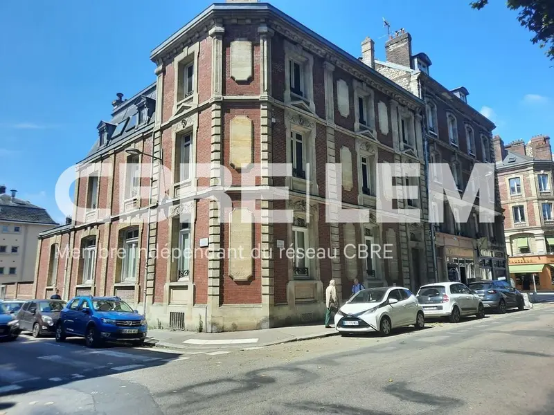 COEUR DE VILLE - BATIMENT INDEPENDANT.