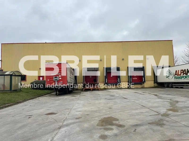 ENTREPOT ATELIER  ACCES DIRECT A13.
