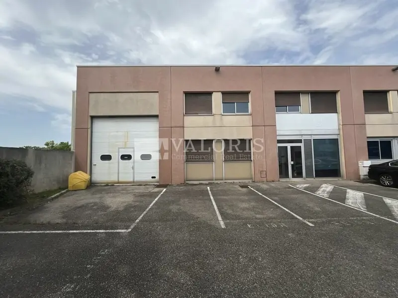 A louer Locaux d'activité 262m² Chassieu