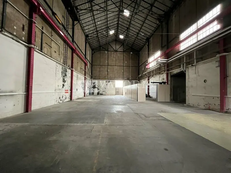 A louer Locaux d'activité 1549m² Villeurbanne
