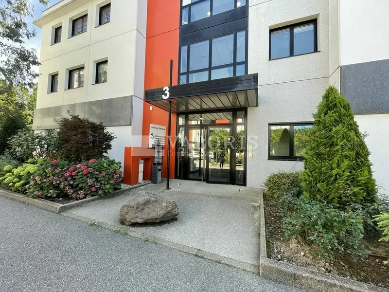 A louer Bureaux 2175.97m² Saint-Priest