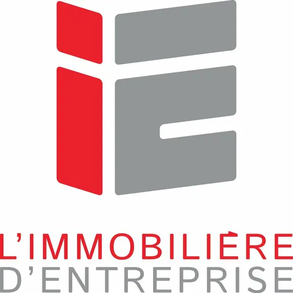 A VENDRE CELLULE DE 300 m² DANS PROGRAMME NEUF VITRÉ