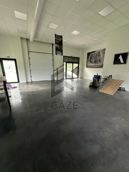 BUREAUX / ENTREPOTS A VENDRE