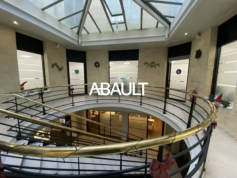 A LOUER BORDEAUX JARDIN PUBLIC-QUINCONCES BUREAUX DE 425M² ENVIRON