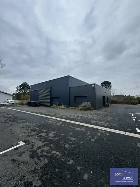 A louer Locaux d'activité 350m² Saucats
