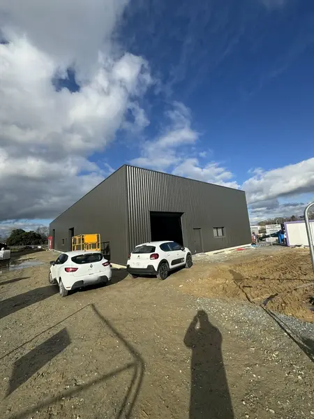 A louer Locaux d'activité 427.5m² Montussan