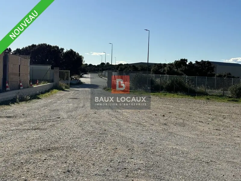 A louer Locaux d'activité 200m² Roquemaure