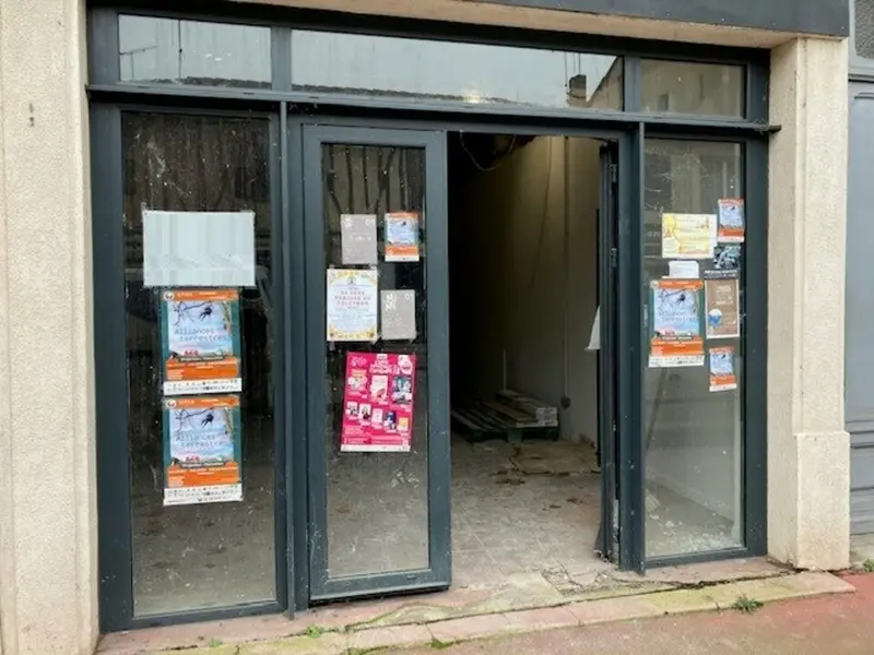 A louer local commercial de 130 m² - Axe principal de Lavaur