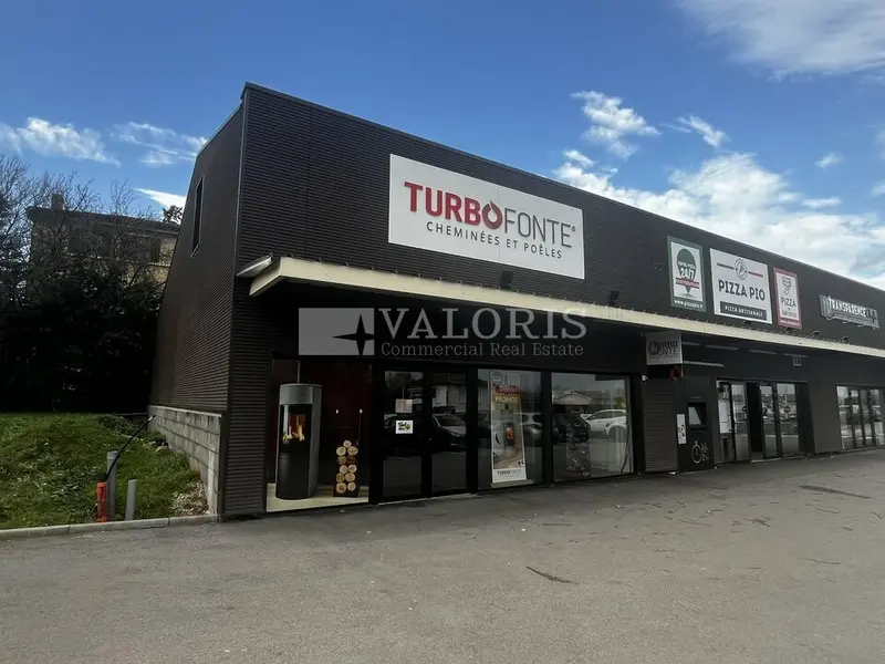 A vendre Local commercial  123m² Limas