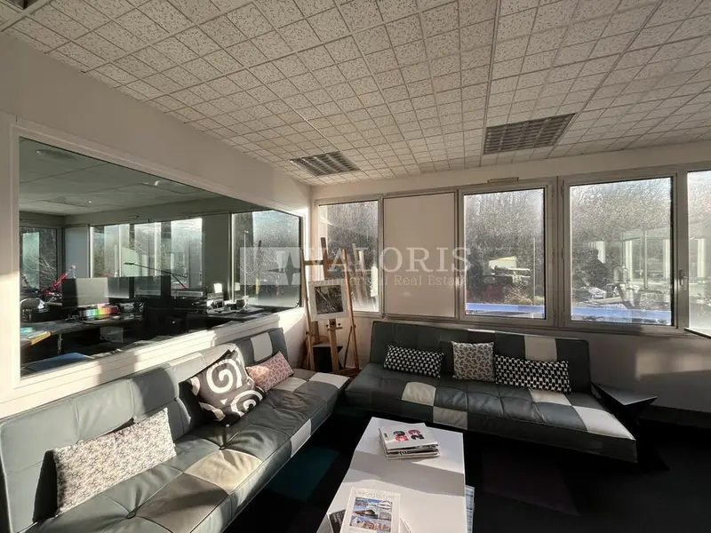 A vendre Bureaux 315m² Lissieu