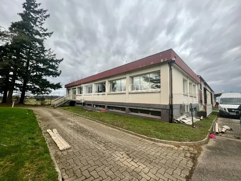 A louer Locaux d'activité 550m² Saint-Pierre-de-Chandieu