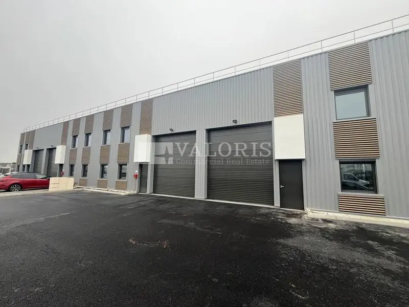 A vendre Locaux d'activité 2860m² 