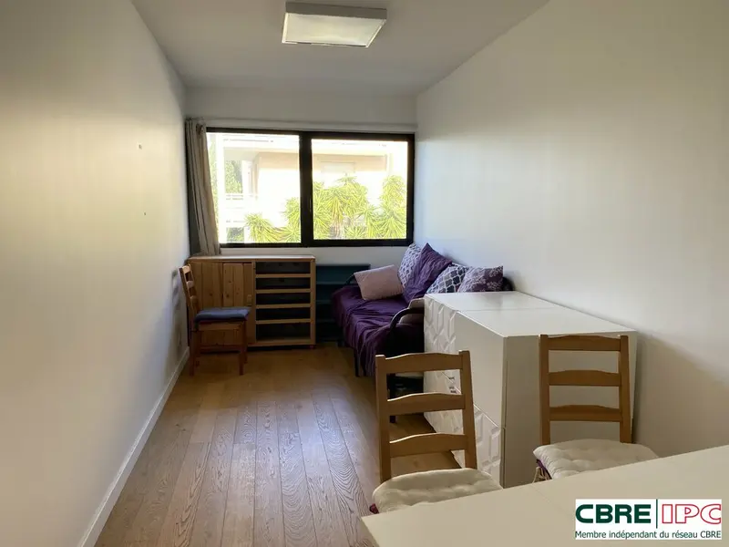 LOCATION  - REF : 7712FD