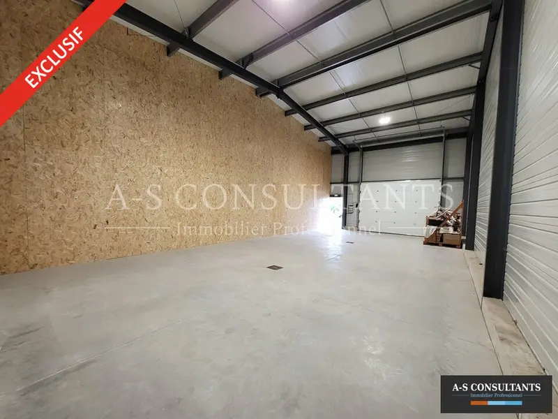 A louer Locaux d'activité 105m² Épinouze