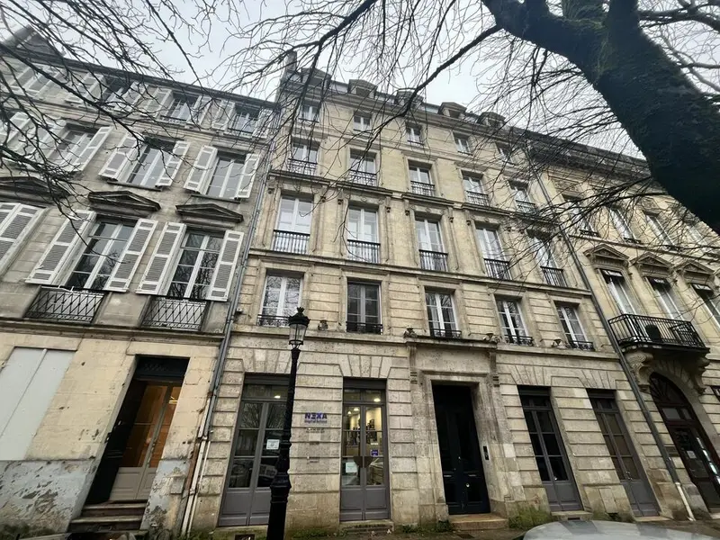 A louer Bureaux 425m² Bordeaux