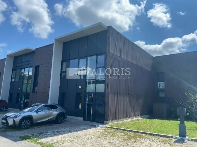 A louer Locaux d'activité 477m² Vaulx-Milieu