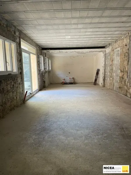 A louer Locaux d'activité 137.04m² Nice