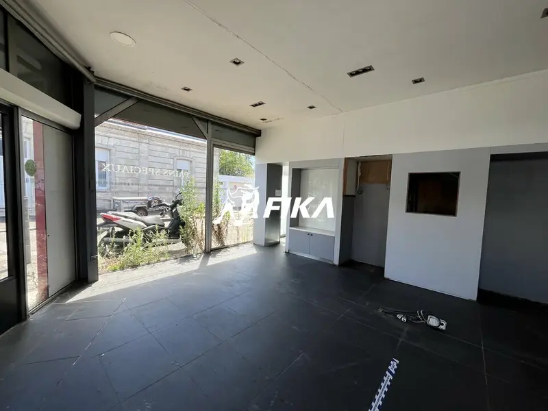 A LOUER LOCAL COMMERCIAL 206 m² - (33110) LE BOUSCAT