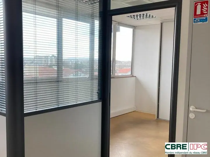 LOCATION - REF : 7750FD