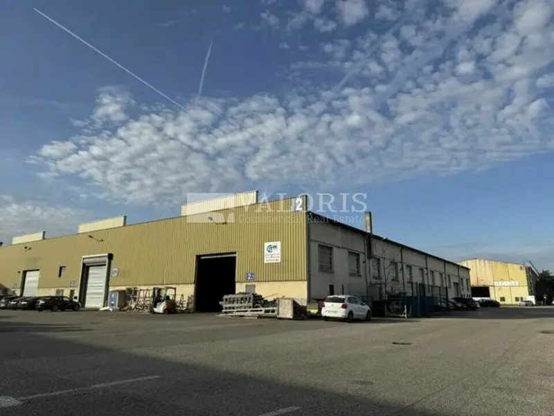 A louer Locaux d'activité 2234m² Chassieu