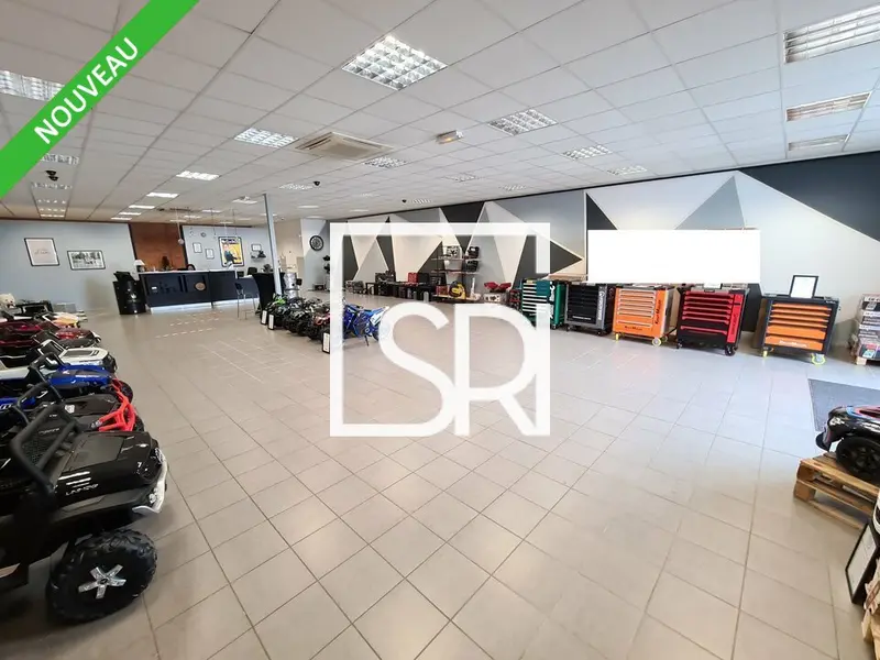 A louer Local commercial  260m² Lempdes