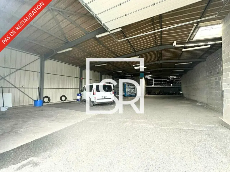 A vendre Entrepôt 880m² Issoire