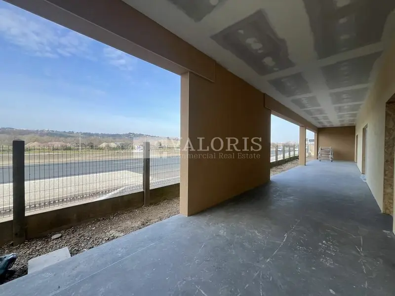 A louer Locaux d'activité 675m² Ternay