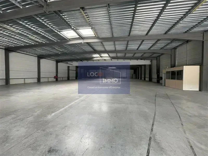 A louer Entrepôt 2000m² Le Haillan