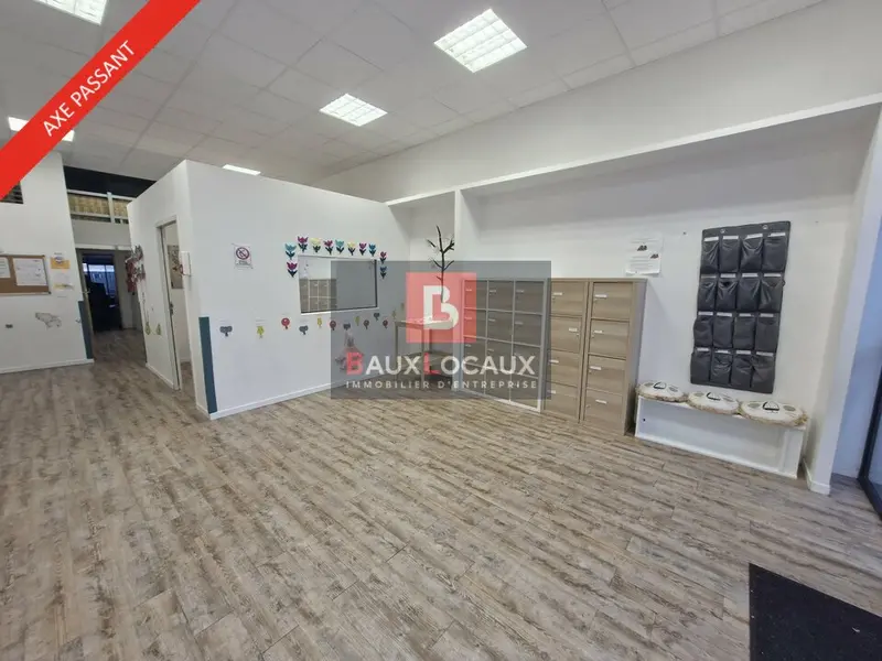 A VENDRE FOND DE COMMERCE DE 248m2 SUR VITROLLES