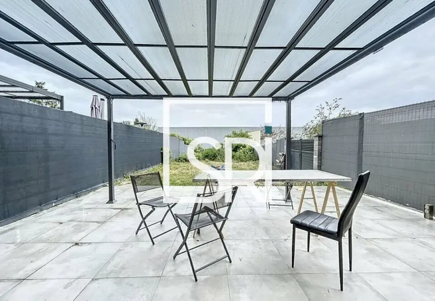 A vendre Local commercial  2422m² Cusset